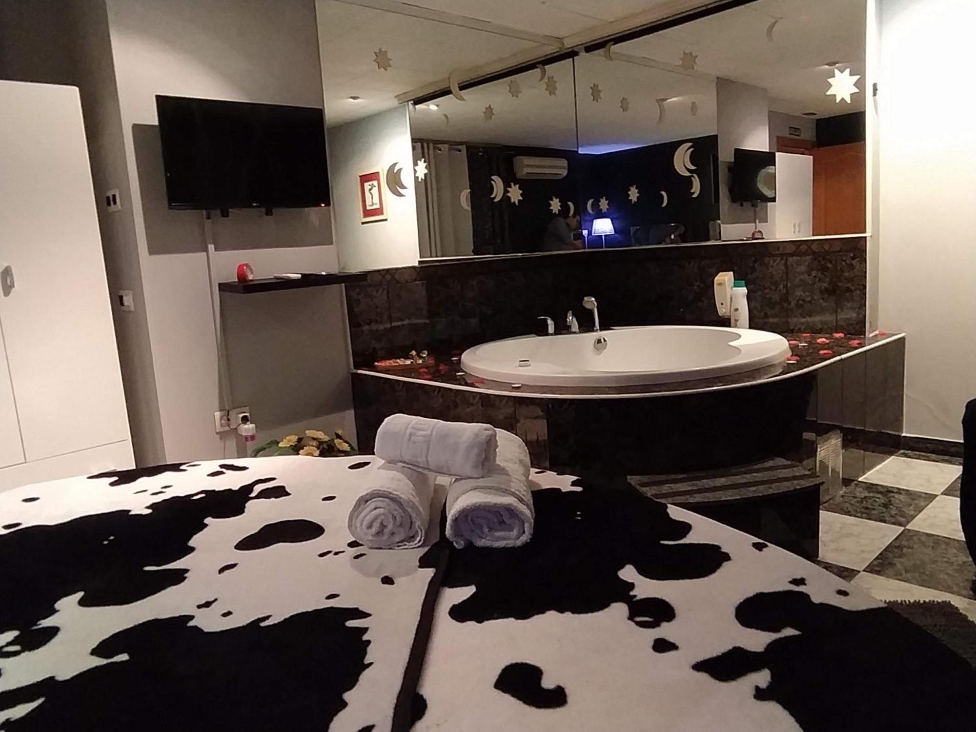 Hostal Happystay Valencia Ngoại thất bức ảnh