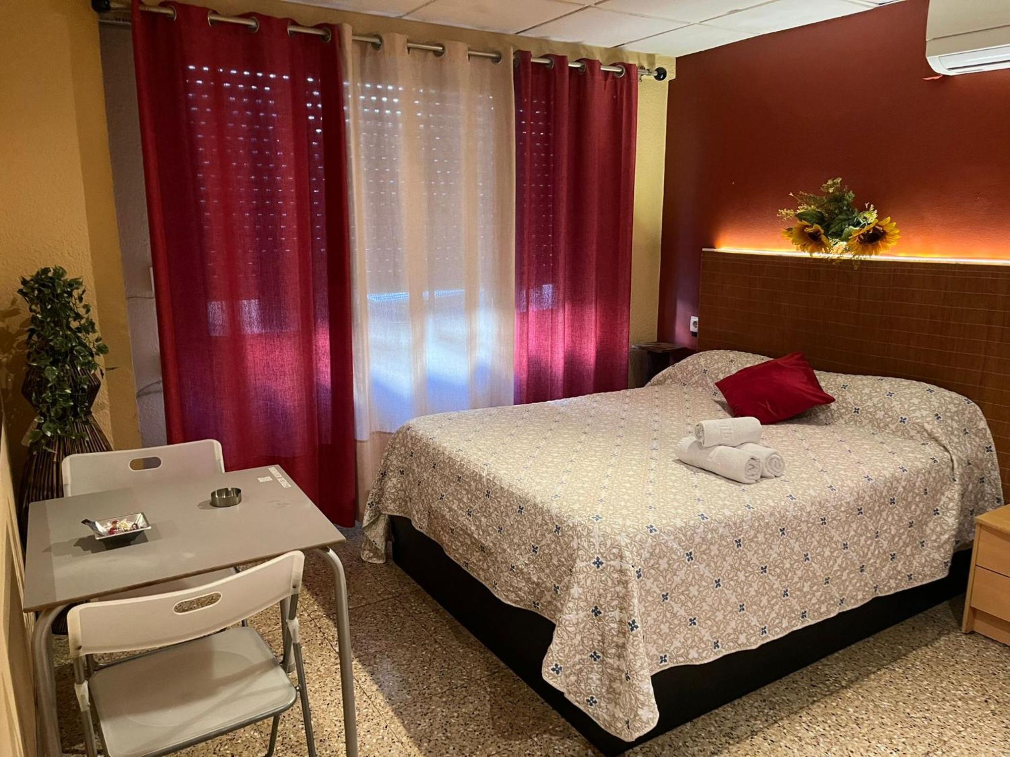 Hostal Happystay Valencia Ngoại thất bức ảnh